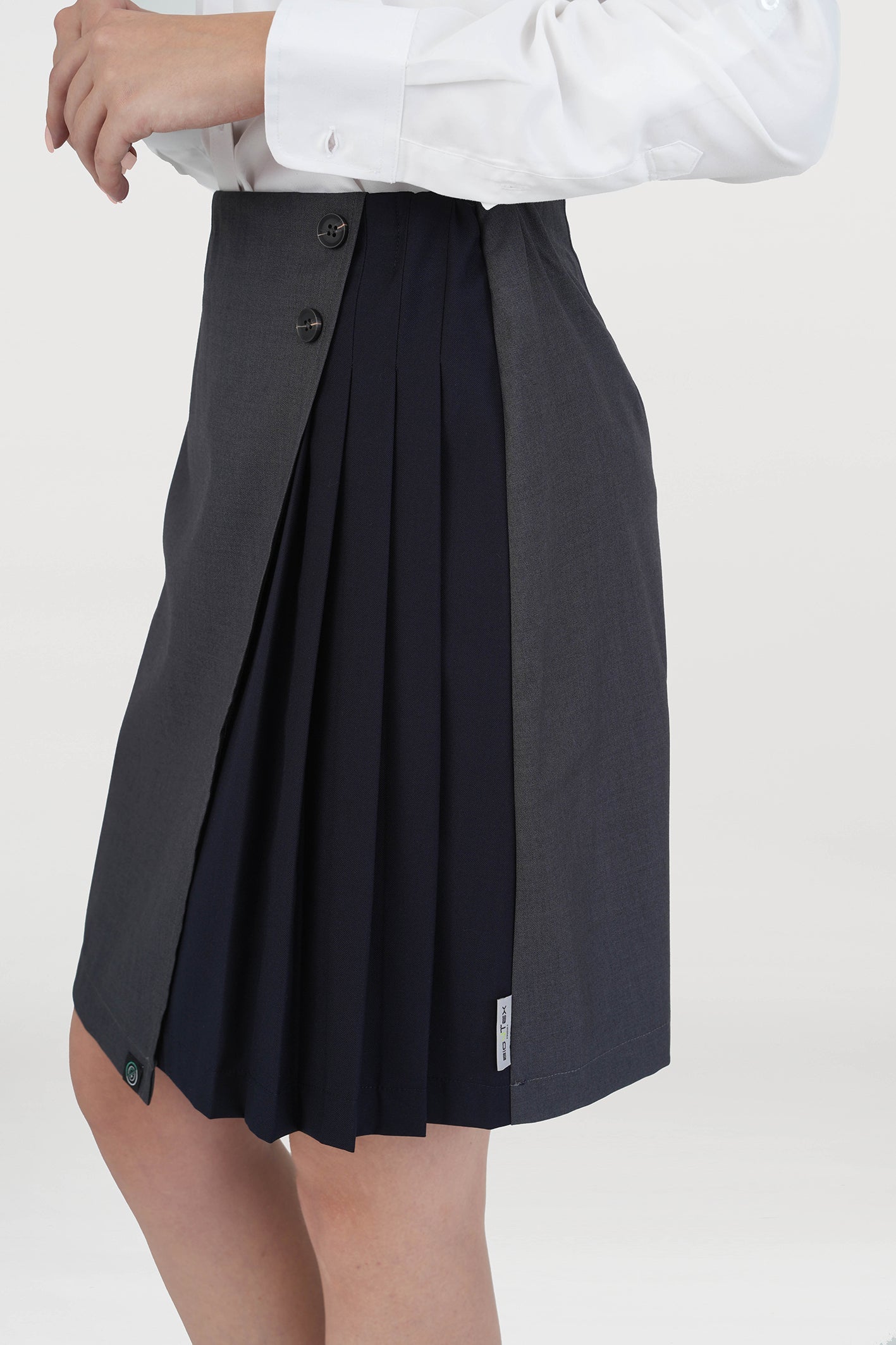 女款 BioNTex™ 正裝百褶裹身裙